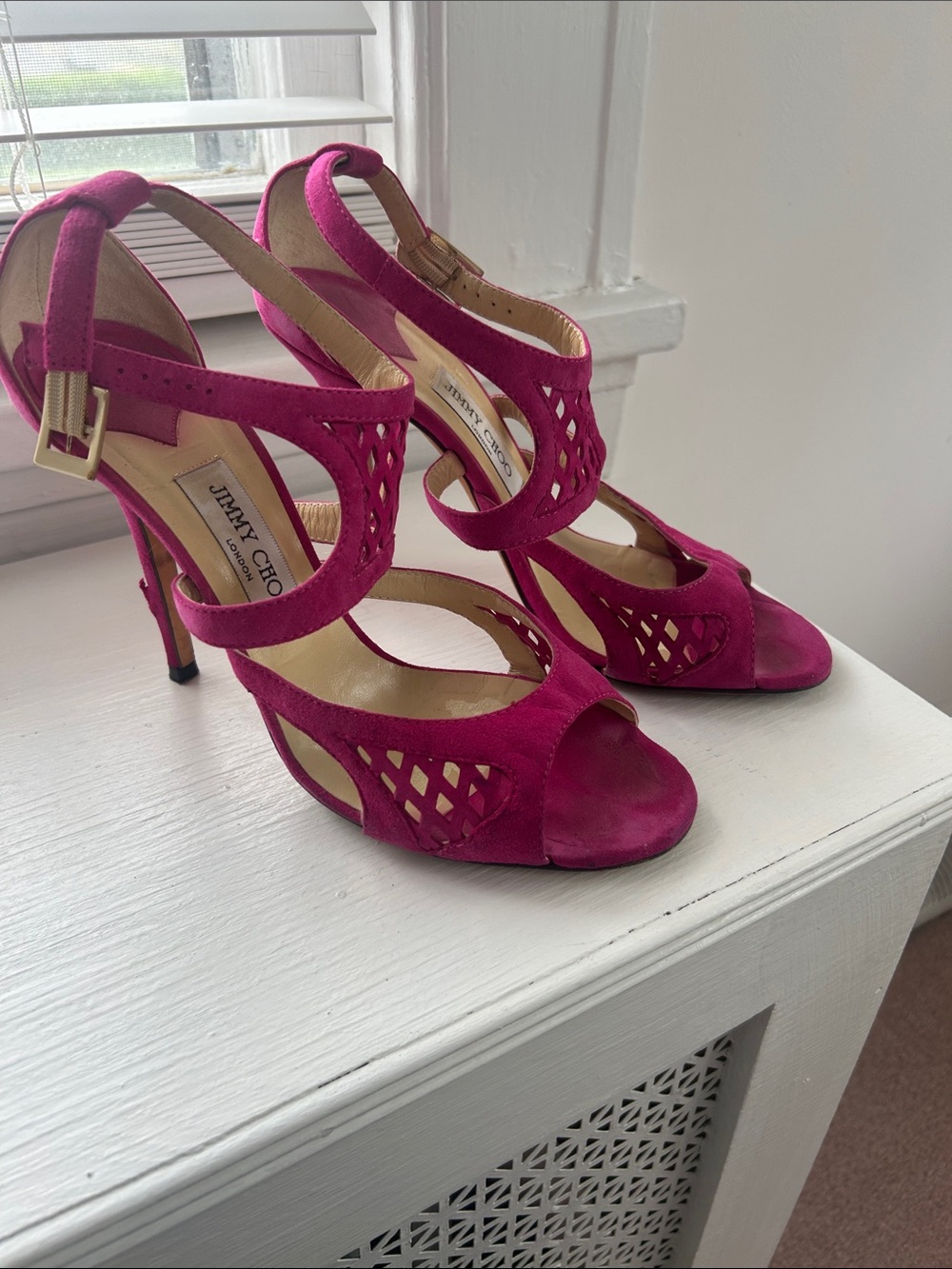 Jimmy Choo Fuchsia Suede Cutout Peep-Toe Heels. 40 - Picture 4 of 6